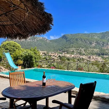 Fabulous Rustic Set On Mountain With Unique Views