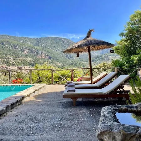 Fabulous Rustic Set On Mountain With Unique Views Villa *