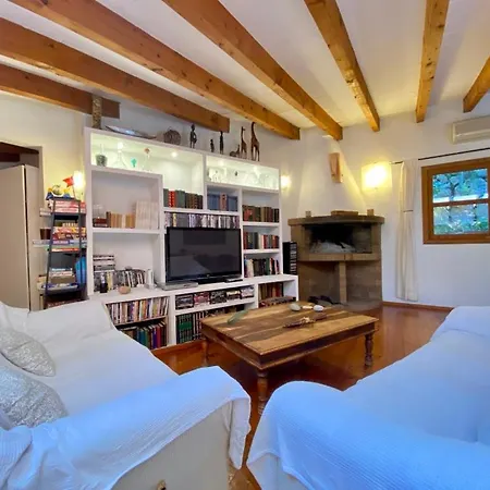 Fabulous Rustic Set On Mountain With Unique Views Villa *