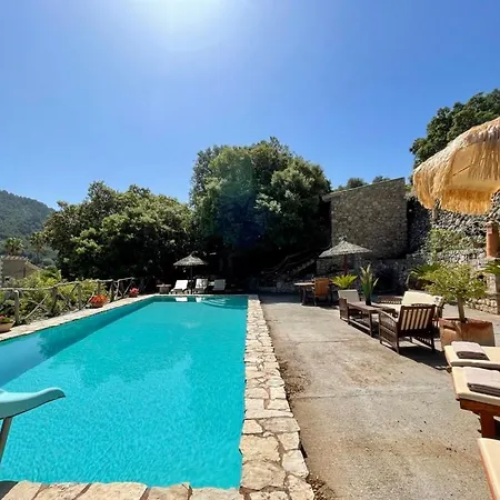 Villa Fabulous Rustic Set On Mountain With Unique Views *