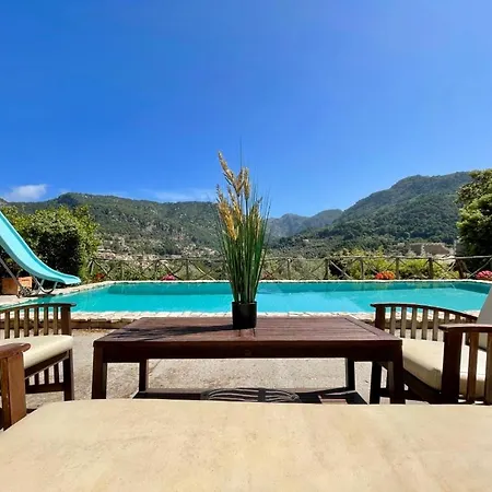 Fabulous Rustic Set On Mountain With Unique Views Villa