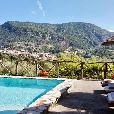 Fabulous Rustic Set On Mountain With Unique Views Villa *